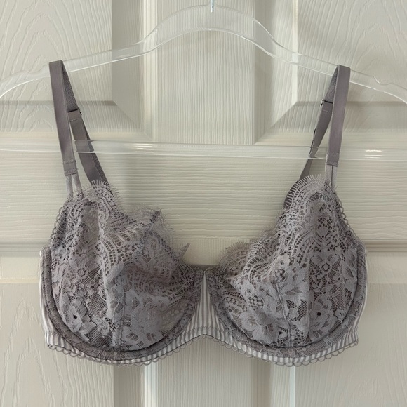 Victoria’s Secret 34DD Push-Up Without Padding Lavender Lace Bra - Picture 1 of 8